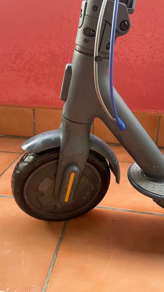 Patinete Eléctrico Xiaomi con Ruedas Macizas.