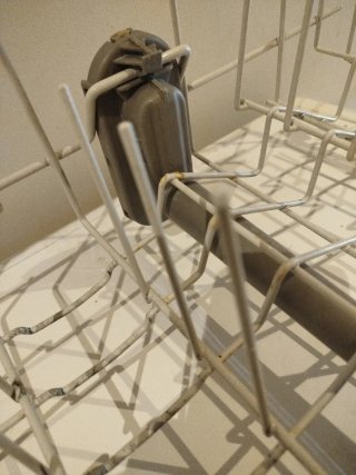 Cesto superiore per lavastoviglie Balay con braccio.