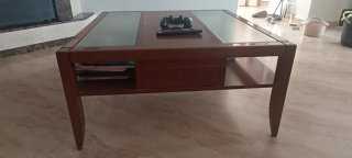 Mesa de centro de madera y cristal