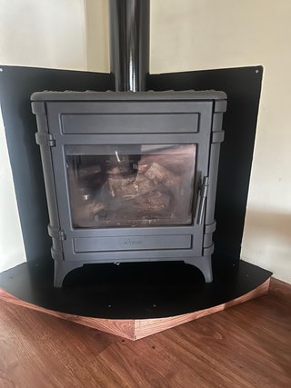Estufa de leña Jotul Negra