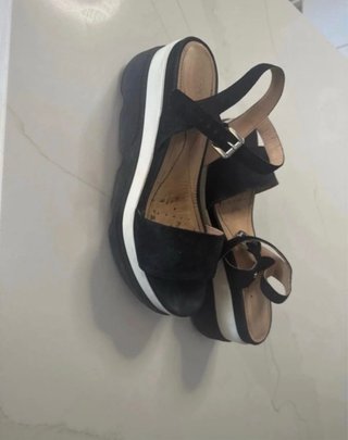 Sandalias Geox Negras y Blancas