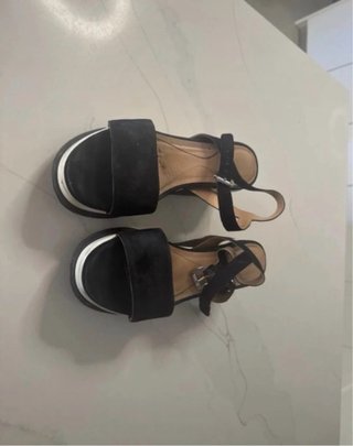 Sandalias Geox Negras y Blancas