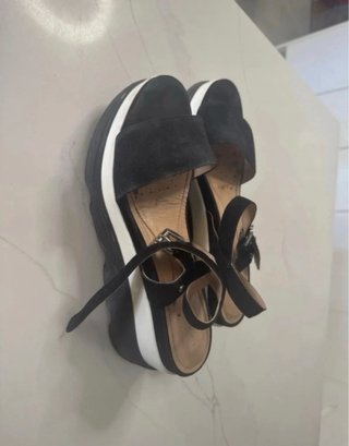 Sandalias Geox Negras y Blancas