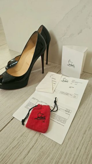 Set Tacones Louboutin y Bolso Miss Dior 1500€