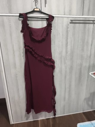 Vestido granates con Volantes Talla XS
