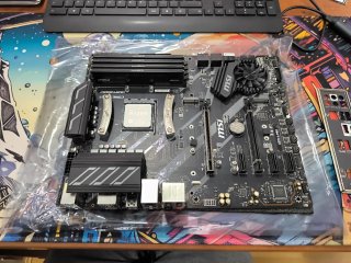 AMD Ryzen 9 3900X, 128GB RAM y Placa MSI X570