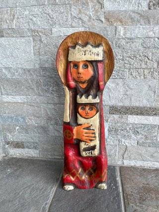 Statua in legno intagliato