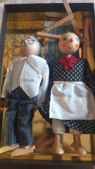 Pareja de marionetas antiguas