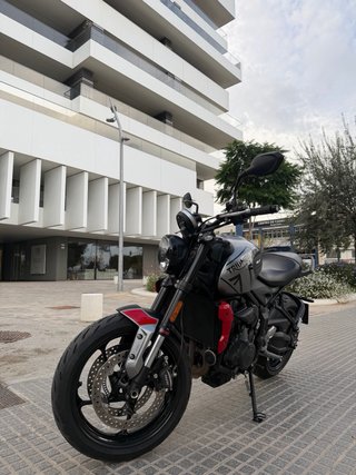 Triumph Trident 660