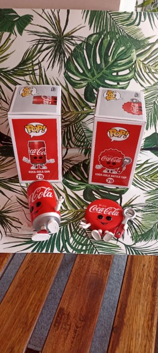 Conjunto Funko Pop Coca Cola Bote y Chapa