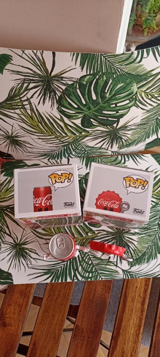 Conjunto Funko Pop Coca Cola Bote y Chapa