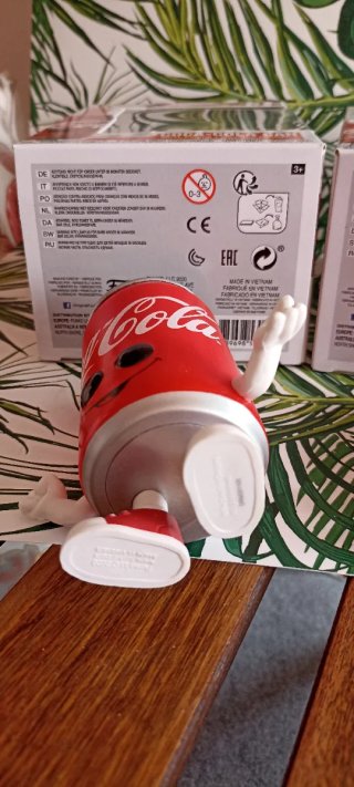 Conjunto Funko Pop Coca Cola Bote y Chapa