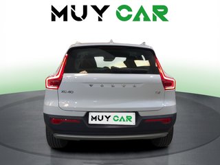 Volvo XC40 T2 Momentum Pro Auto 95 kW (129 CV)