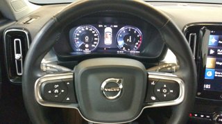 Volvo XC40 T2 Momentum Pro Auto 95 kW (129 CV)