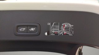 Volvo XC40 T2 Momentum Pro Auto 95 kW (129 CV)