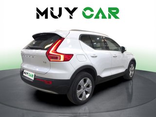 Volvo XC40 T2 Momentum Pro Auto 95 kW (129 CV)