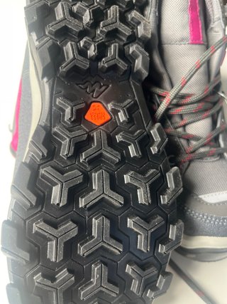 Botas de montaña Quechua talla 35