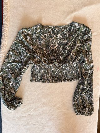 Blusa Verde y Blanca talla S con dos usos