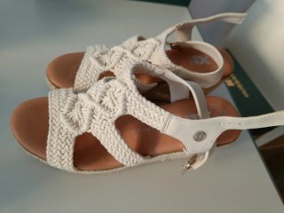 Sandalias con detalle trenzado