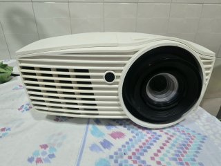 Proyector Optoma HD50 + Pantalla