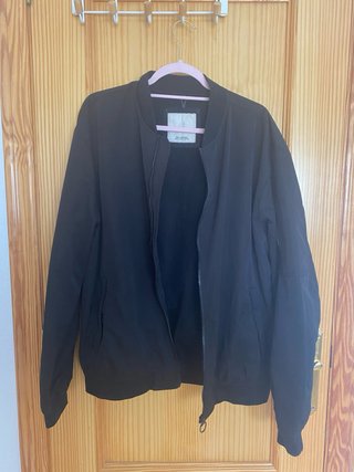 Chaqueta bomber Pull&Bear negra hombre