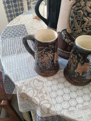 Jarra y 6 Vasos de Cerámica Antiguos