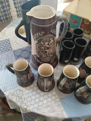 Jarra y 6 Vasos de Cerámica Antiguos