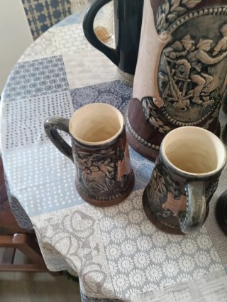 Jarra y 6 Vasos de Cerámica Antiguos