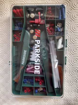 Crimpadora Parkside con accesorios