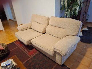 Dos Sofás , un chaise longue beige 2,30m y otro 2m