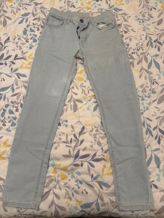 Pantalones vaqueros en buen estado