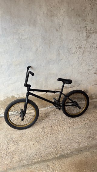 Bicicleta BMX Negra