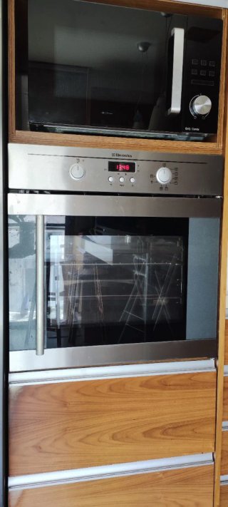 Horno pirolítico Electrolux