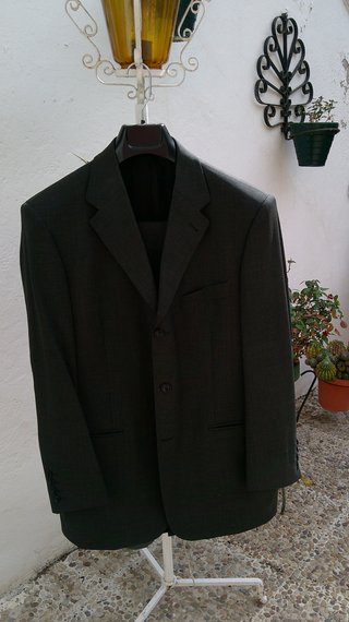 Traje de Caballero Gris con ligeros cuadritos