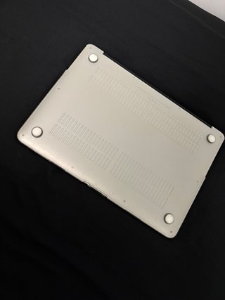 MacBook Air Apple