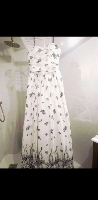 Vestido de fiesta largo blanco y negro