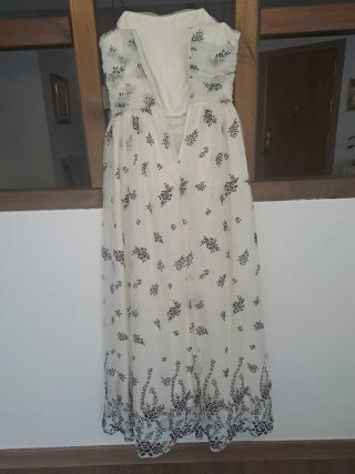 Vestido de fiesta largo blanco y negro