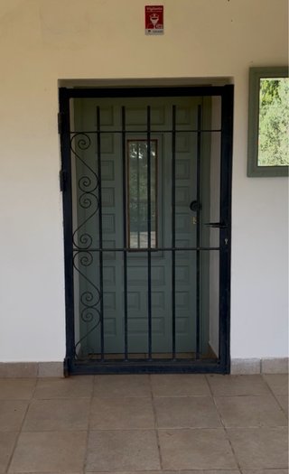 Puerta exterior madera maciza