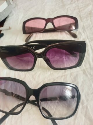 3 Gafas de Sol de Señora cada una. 17 euros