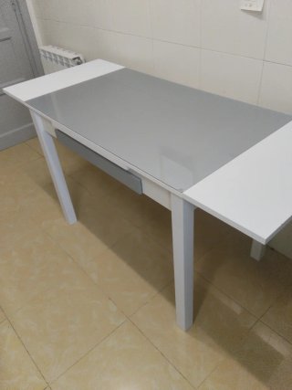 Mesa de cocina extensible blanca y gris