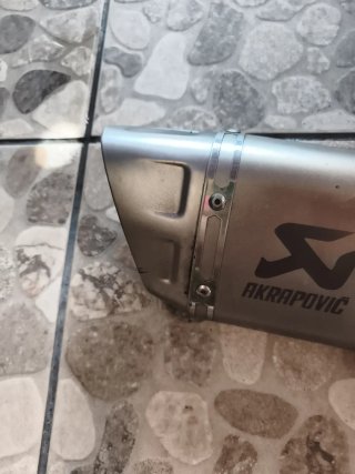 Escape Akrapovič