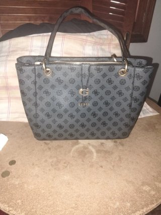 Bolso Guess Gris Monogram