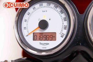 TRIUMPH THRUXTON A1