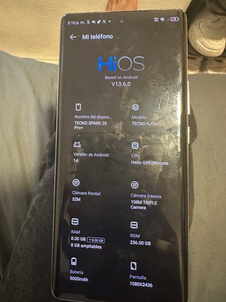 Lote de 2 teléfonos: Tecno Spark 20 Pro+ e iPhone