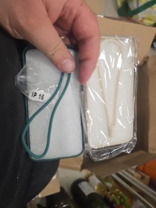 2 Fundas iPhone 16 6.1 MagSafe Verde y crema