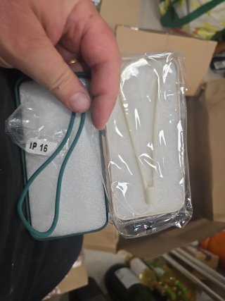 2 Fundas iPhone 16 6.1 MagSafe Verde y crema