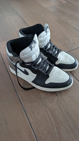 Air Jordan 1 Retro High OG 'Dark Mocha'