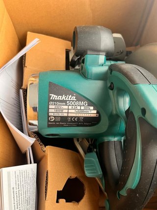 Sierra Circular Makita 5008MG