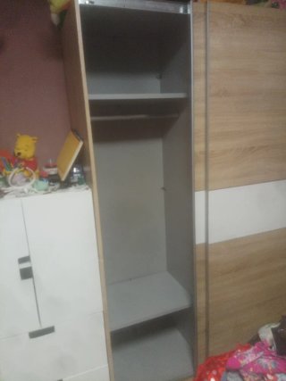 Guardaroba in Legno con Ante Scorrevoli