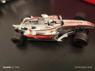 Scalextric McLaren-Mercedes F1 Vodafone
